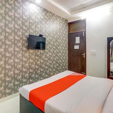 ホテルOyo 74060 Taj Residency ニューデリー エクステリア 写真