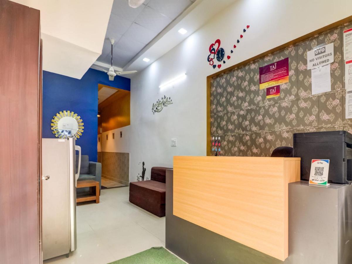 ホテルOyo 74060 Taj Residency ニューデリー エクステリア 写真
